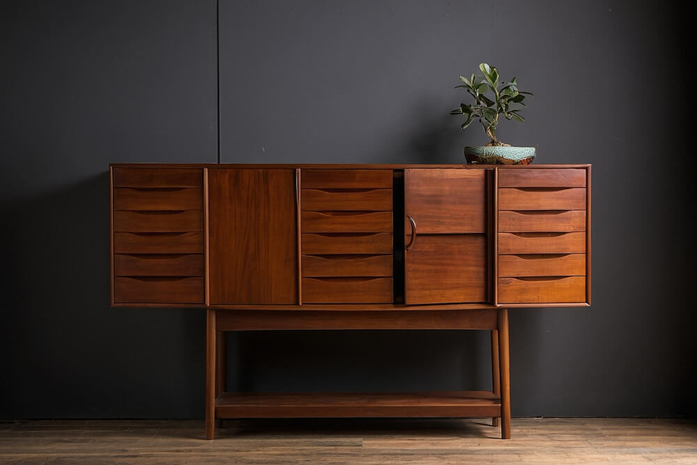 SIdeboard with drawers