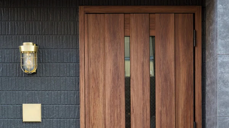 How to Fix Door Frames in Doha